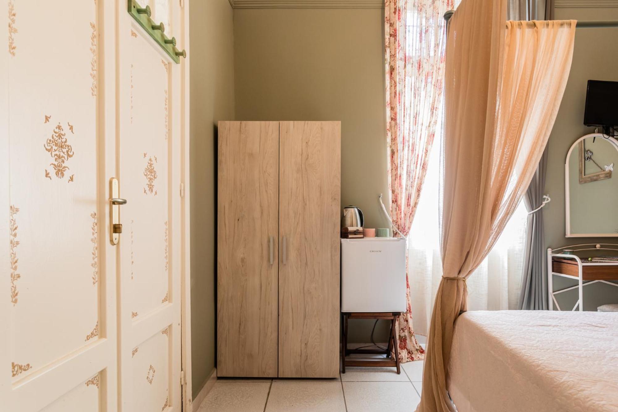 Alegria Simple Economy Rooms Athens Luaran gambar